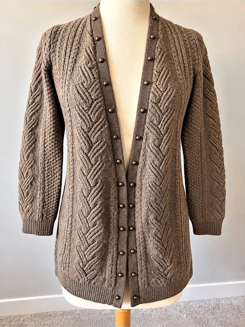 LAUNDRY by SHELLI SEGAL Merino Wool Cable Knit Button Front Cardigan in Brown Si
